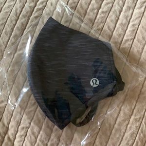 Lululemon Double Strap Face Mask